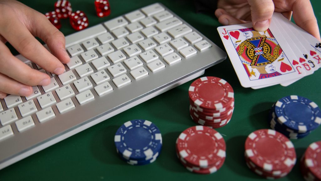 poker game download apk